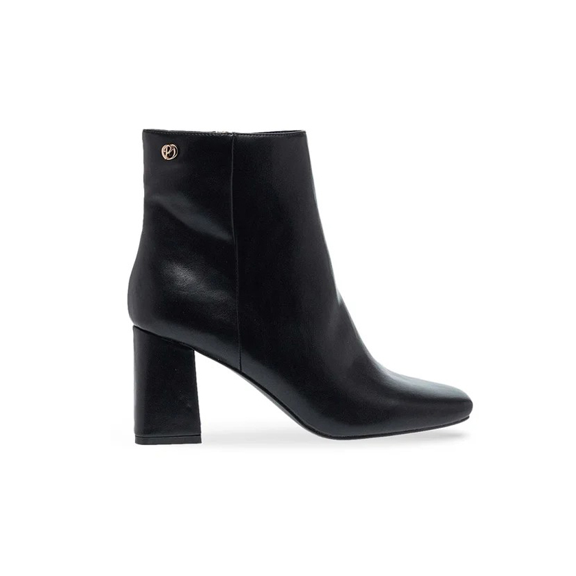 Μαύρα μποτάκια από συνθετικό δέρμα